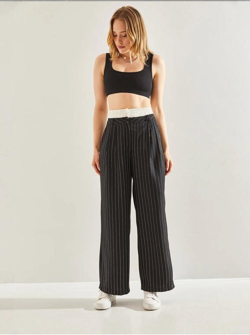 Calça às riscas com detalhe contrastante na cintura lucci - Kiabi Calça às riscas com detalhe contrastante na cintura lucci - Kiabi