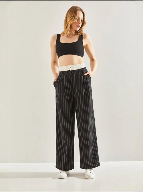 Calça às riscas com detalhe contrastante na cintura lucci - Kiabi Calça às riscas com detalhe contrastante na cintura lucci - Kiabi