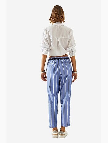 Calça cenoura às riscas com cós elástico e atilhos lucci