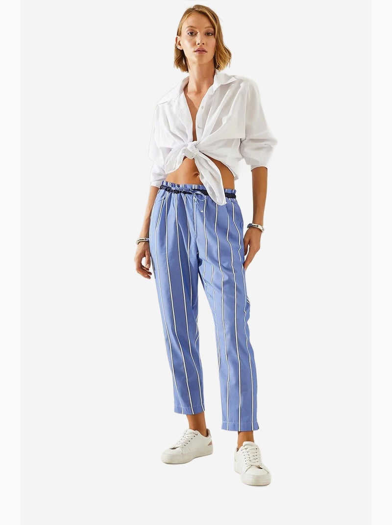 Calça cenoura às riscas com cós elástico e atilhos lucci Azul Branco - Kiabi