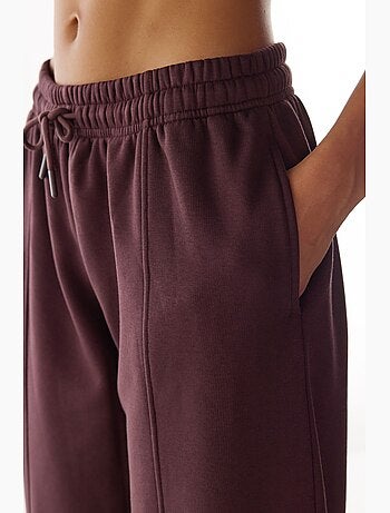 Calça de moletom com detalhes de costura e corte balão felpada penti