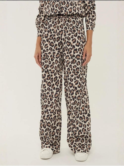 Calça direita com estampado de leopardo - Kiabi Calça direita com estampado de leopardo - Kiabi