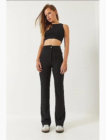 Calça flare de cintura alta às riscas lucci