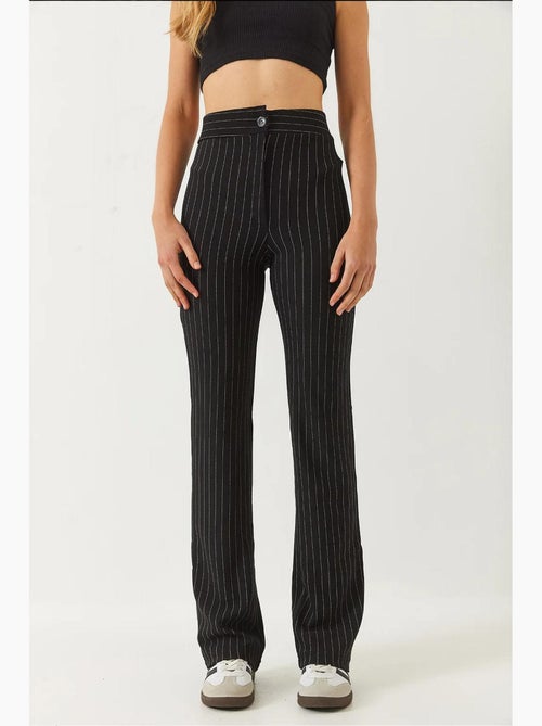 Calça flare de cintura alta às riscas lucci - Kiabi Calça flare de cintura alta às riscas lucci - Kiabi