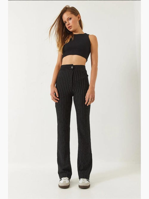Calça flare de cintura alta às riscas lucci - Kiabi Calça flare de cintura alta às riscas lucci - Kiabi