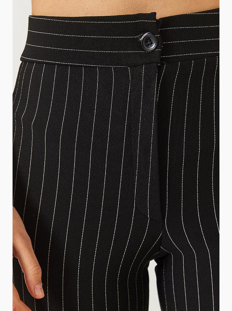 Calça flare de cintura alta às riscas lucci Preto - Kiabi