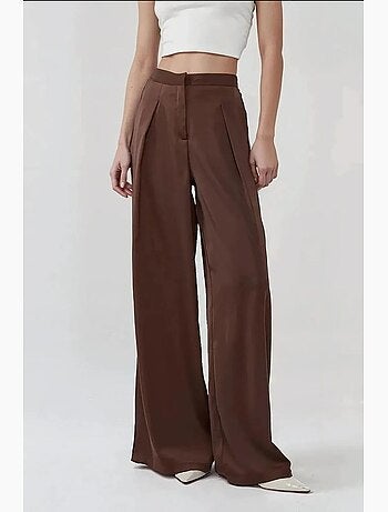 Calça Palazzo em Cetim com Cintura Alta e Pernas Largas
