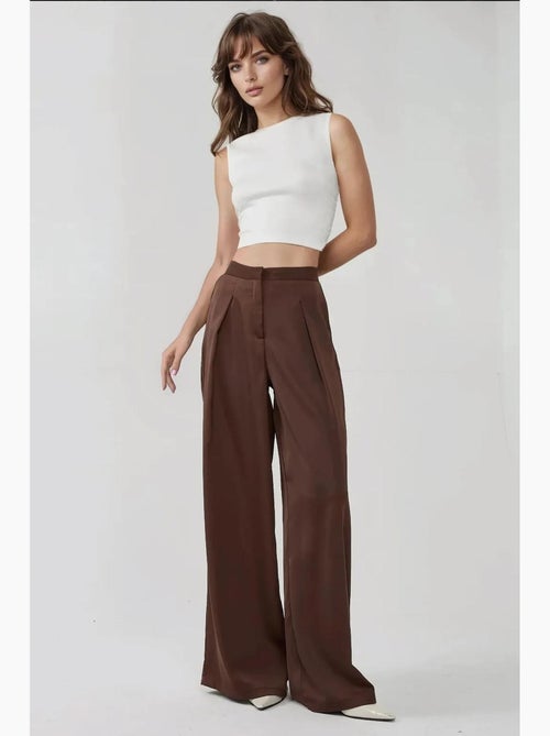 Calça palazzo em cetim com cintura alta e pernas largas hiccup - Kiabi Calça palazzo em cetim com cintura alta e pernas largas hiccup - Kiabi