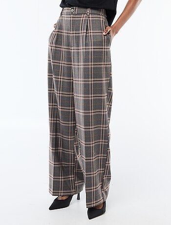 Calças aos quadrados corte largo