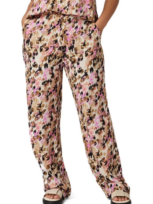 Calças Bege com Padrão Vero Moda Curve Easy Hw Wide para Mulher - Kiabi Calças Bege com Padrão Vero Moda Curve Easy Hw Wide para Mulher - Kiabi