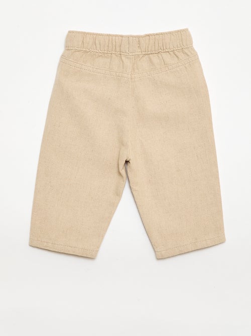 Calças brancas com riscas finas - Kiabi