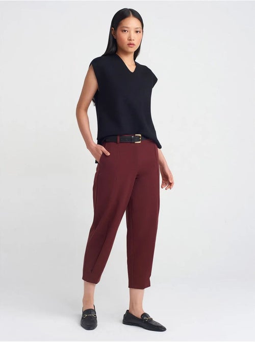 Calças capri de mulher de perna reta com cinto dilvin - Kiabi Calças capri de mulher de perna reta com cinto dilvin - Kiabi