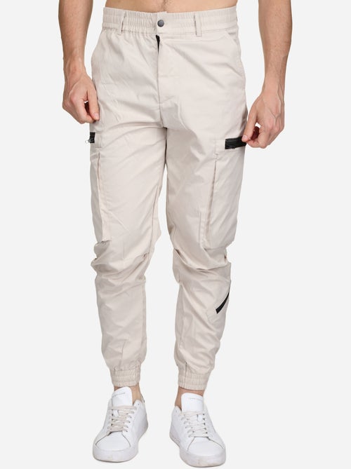 Calças cargo com bolsos com fecho - Frilivin - Kiabi Calças cargo com bolsos com fecho - Frilivin - Kiabi