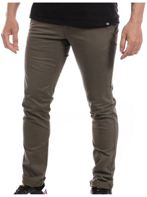 Calças Chino Castanhas para Homem Teddy Smith 10115957D - Kiabi Calças Chino Castanhas para Homem Teddy Smith 10115957D - Kiabi