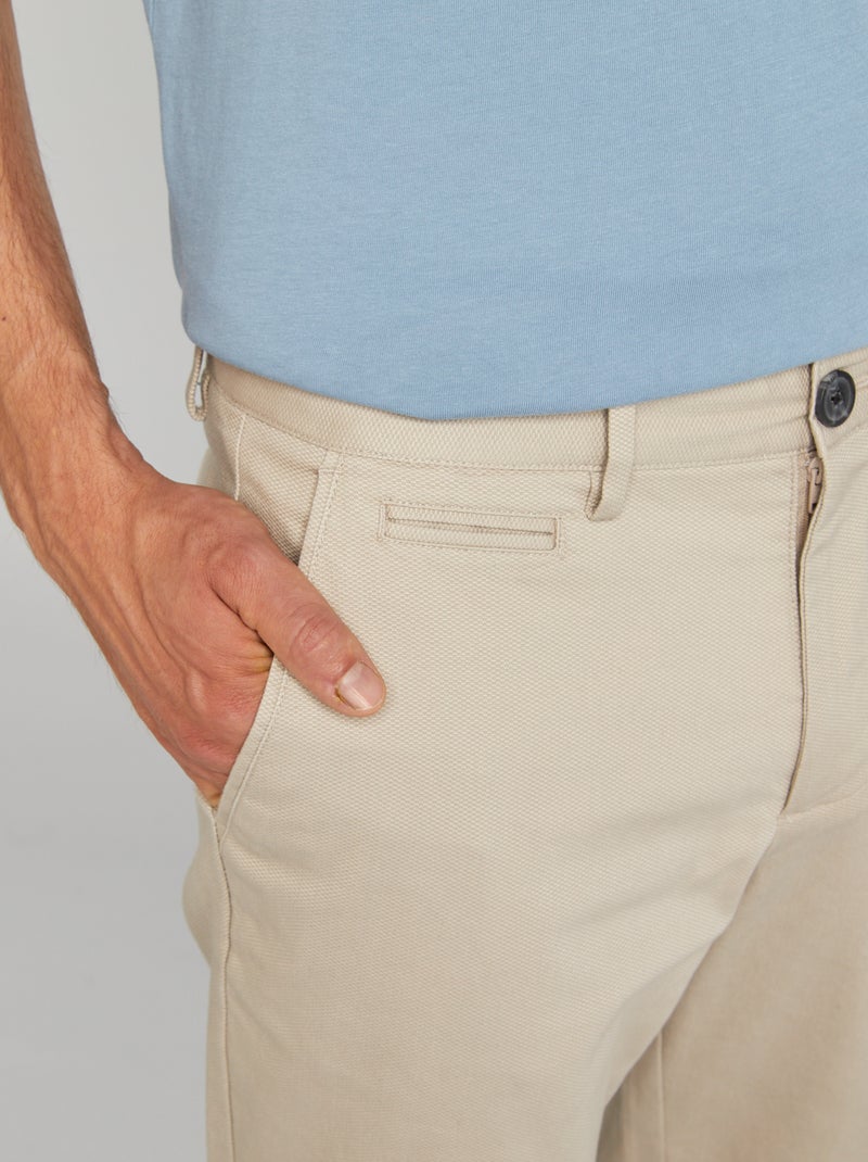 Calças chino de sarja com corte slim bege - Kiabi
