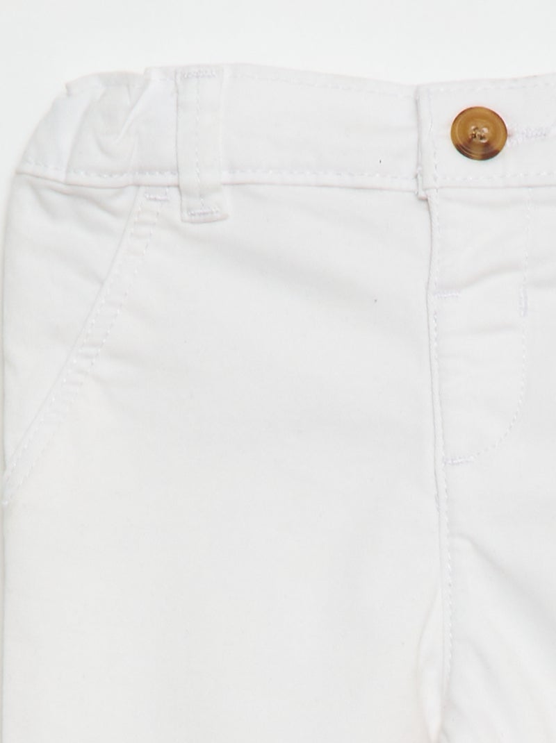 Calças chino direitas em algodão stretch Branco - Kiabi