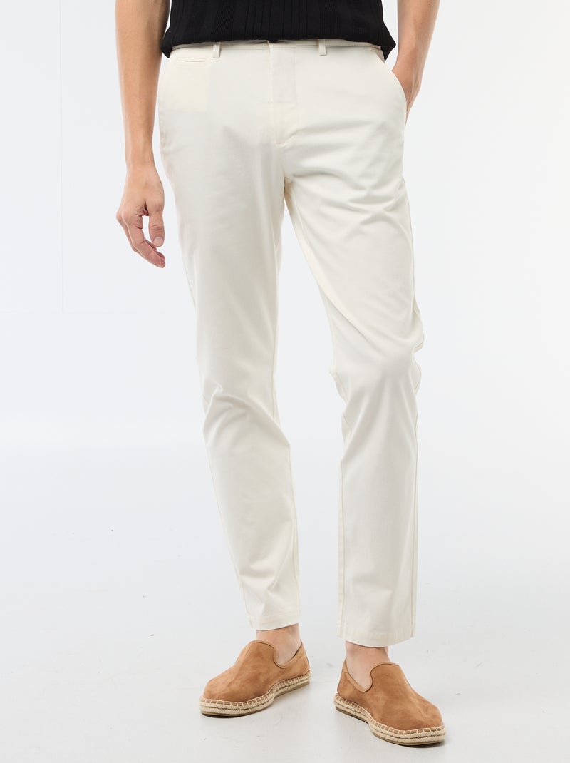 Calças chino em sarja Branco - Kiabi