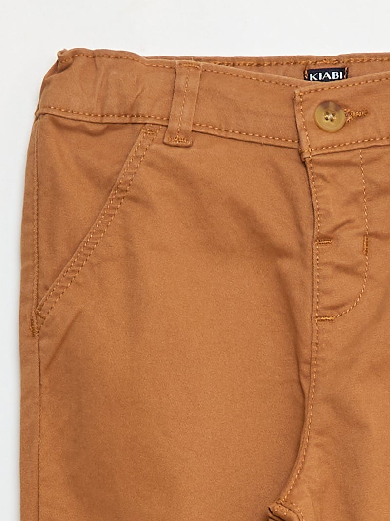 Calças chino retas em algodão stretch Bege - Kiabi
