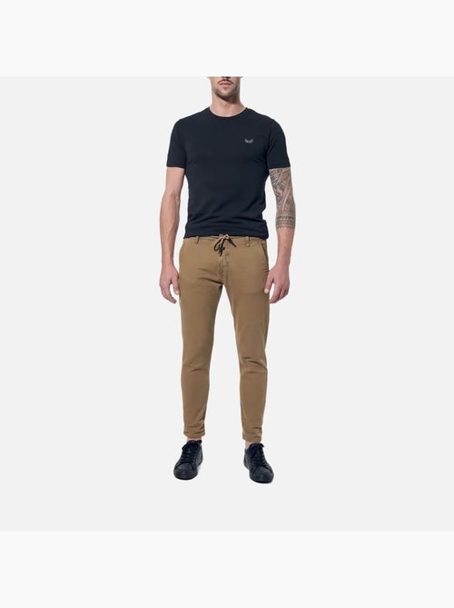 Calças chino slim amarelas kaporal irwix para homem - Kiabi Calças chino slim amarelas kaporal irwix para homem - Kiabi