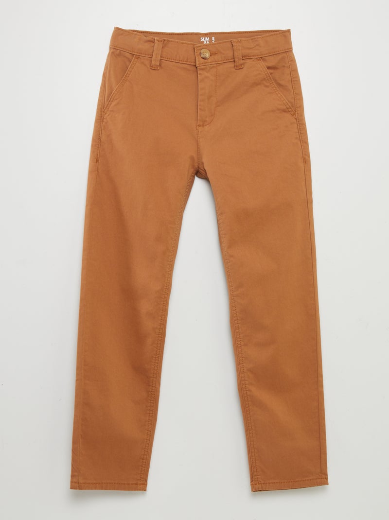 Calças chino slim CASTANHO - Kiabi