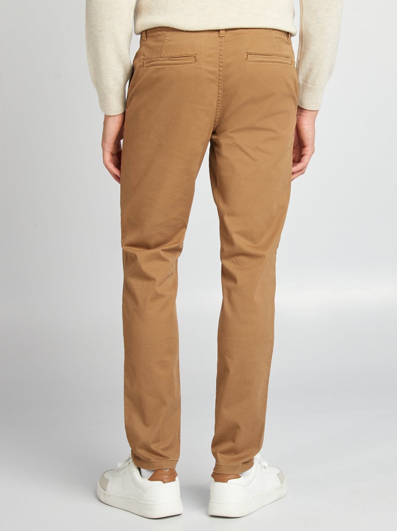 Calças chino slim CASTANHO - Kiabi