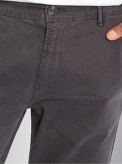 Calças chino slim deslavadas - Kiabi