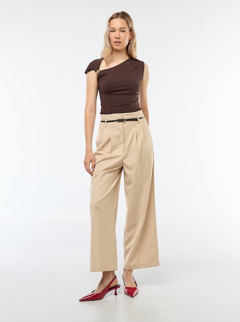 Calças city de corte largo com cinto fino Bege - Kiabi