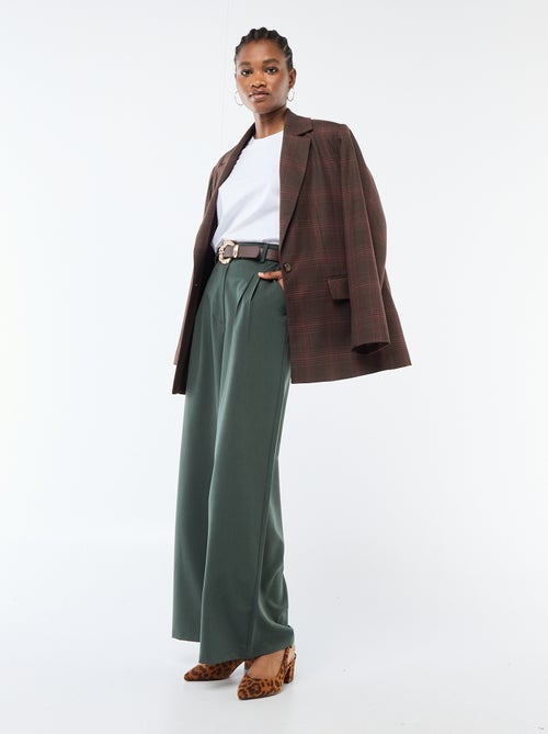 Calças city de corte largo com cinto - Kiabi