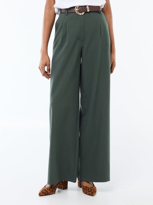 Calças city de corte largo com cinto - Kiabi