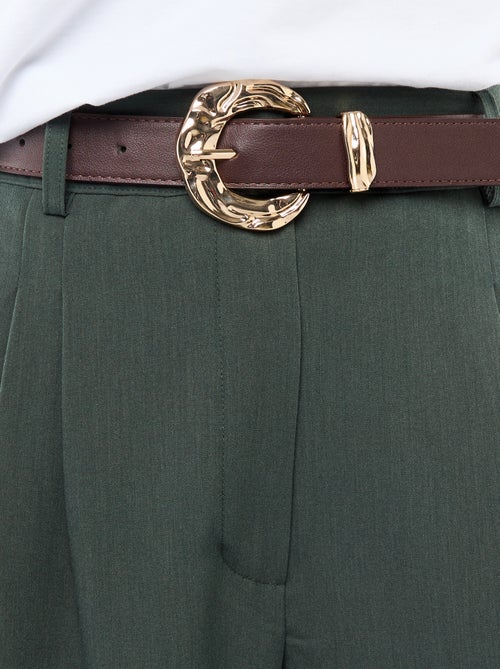 Calças city de corte largo com cinto - Kiabi