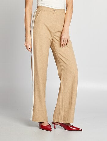 Calças city largas com faixas dos lados