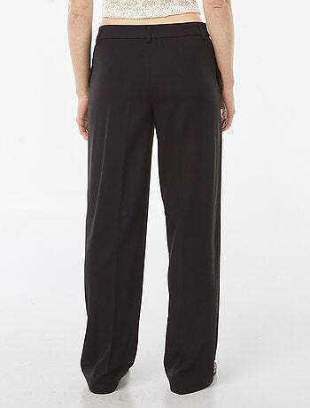 Calças city largas com pinças