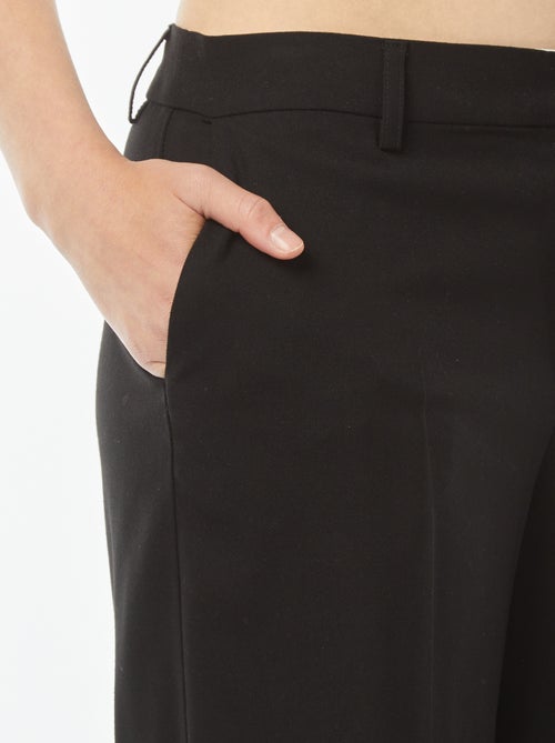 Calças city largas com pinças - Kiabi