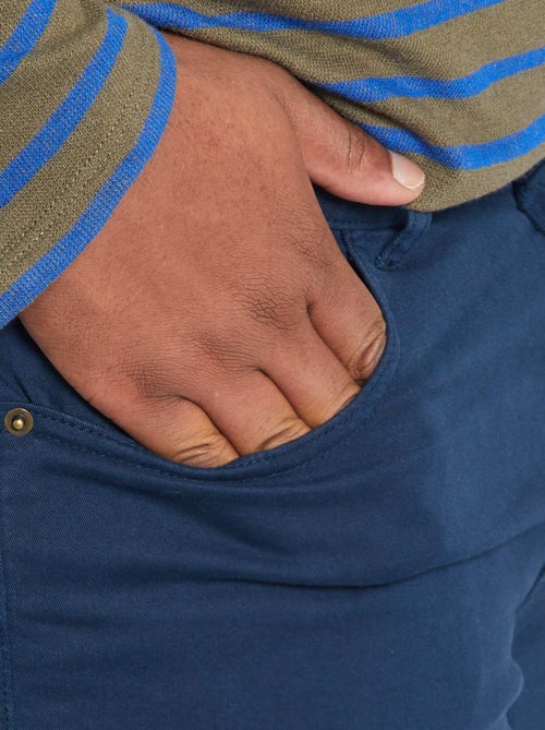 Calças com 5 bolsos fitted L34 - Kiabi