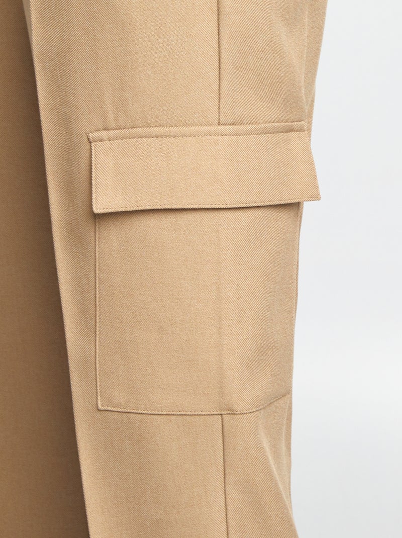 Calças com bolsos com cintura subida BEGE - Kiabi