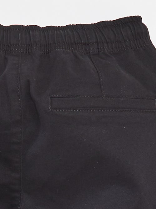 Calças com bolsos e cós ajustável - Kiabi