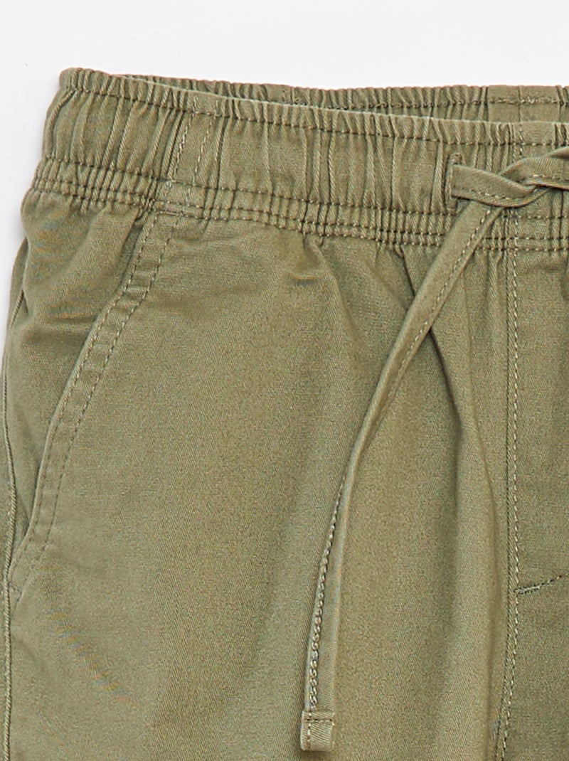 Calças com bolsos e cós ajustável Verde - Kiabi