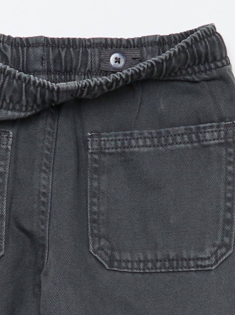 Calças com bolsos retangulares - Corte + ajustado Preto - Kiabi