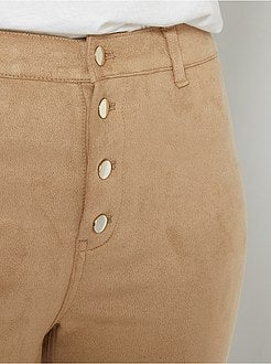 Calças com cintura subida em camurça sintética - Kiabi