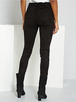 Calças com cintura subida em camurça sintética - Kiabi