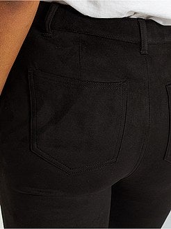 Calças com cintura subida em camurça sintética - Kiabi