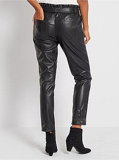 Calças com cintura subida em pele sintética - Kiabi