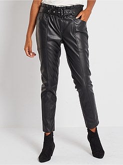 Calças com cintura subida em pele sintética - Kiabi