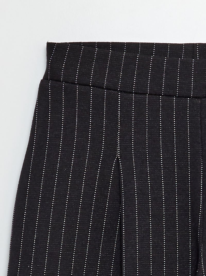 Calças com corte largo às riscas PRETO - Kiabi