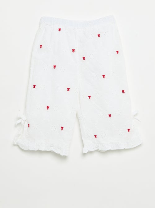 Calças com laços fantasia e bordados ingleses - Kiabi