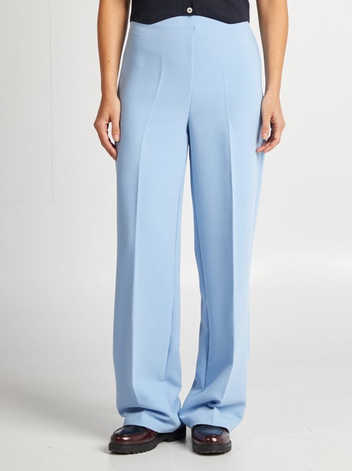 Calças com pinças com corte a direito - Kiabi