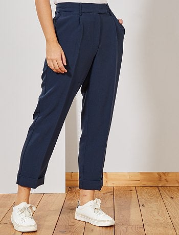 Calças com pinças e corte cenoura - Kiabi