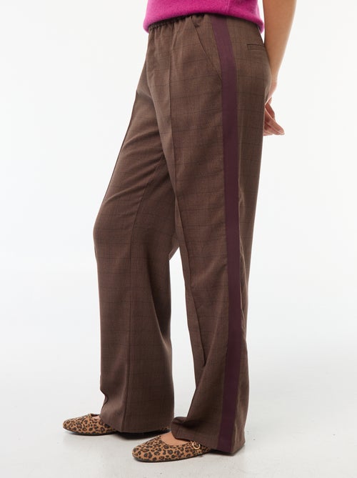 Calças com pregas e faixas laterais - Kiabi