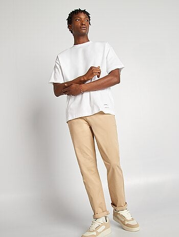 Calças com vários bolsos