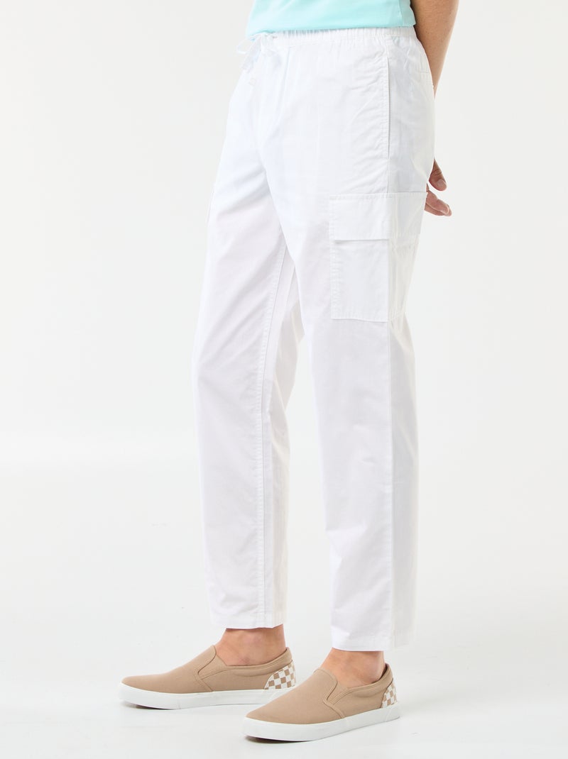 Calças com vários bolsos com cinto elástico + atilhos Branco - Kiabi